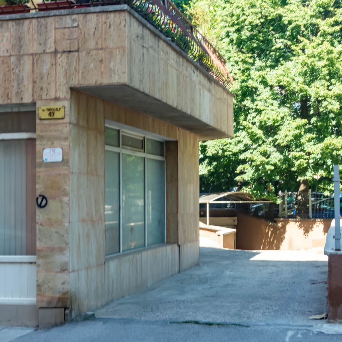 Example instructionn for Central 1BDR Private parking